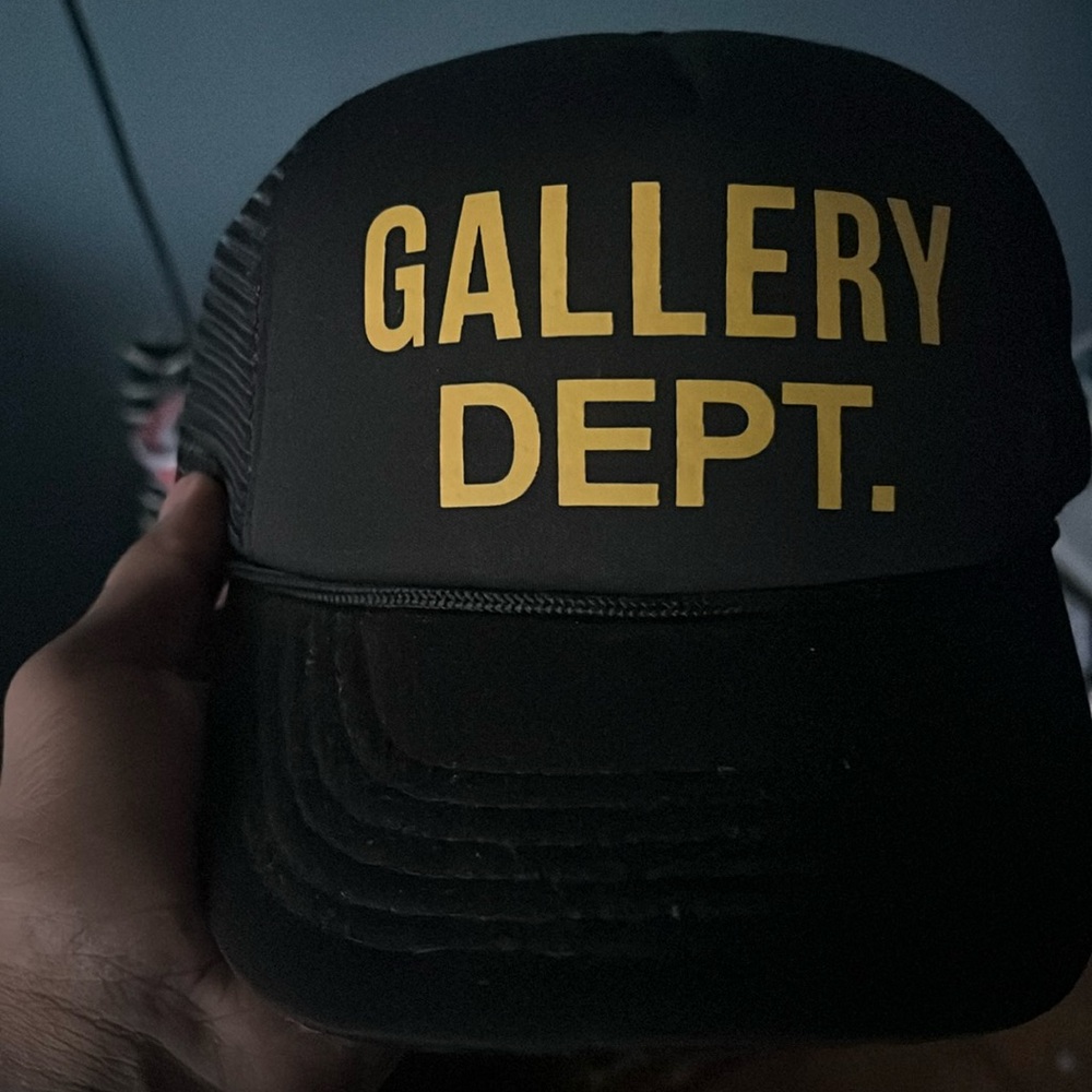 Gallery dept hat